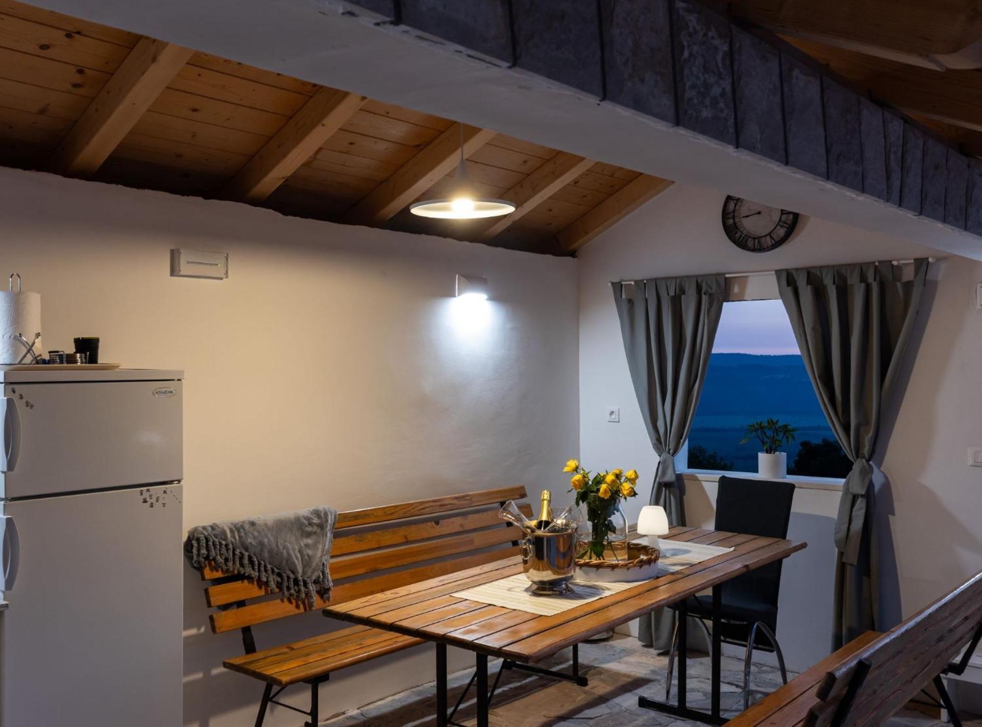 Villa Source With Private Pool Pridvorje Bagian luar foto