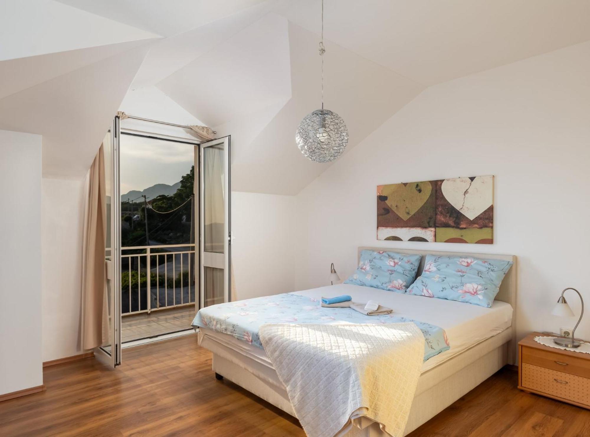 Villa Source With Private Pool Pridvorje Bagian luar foto