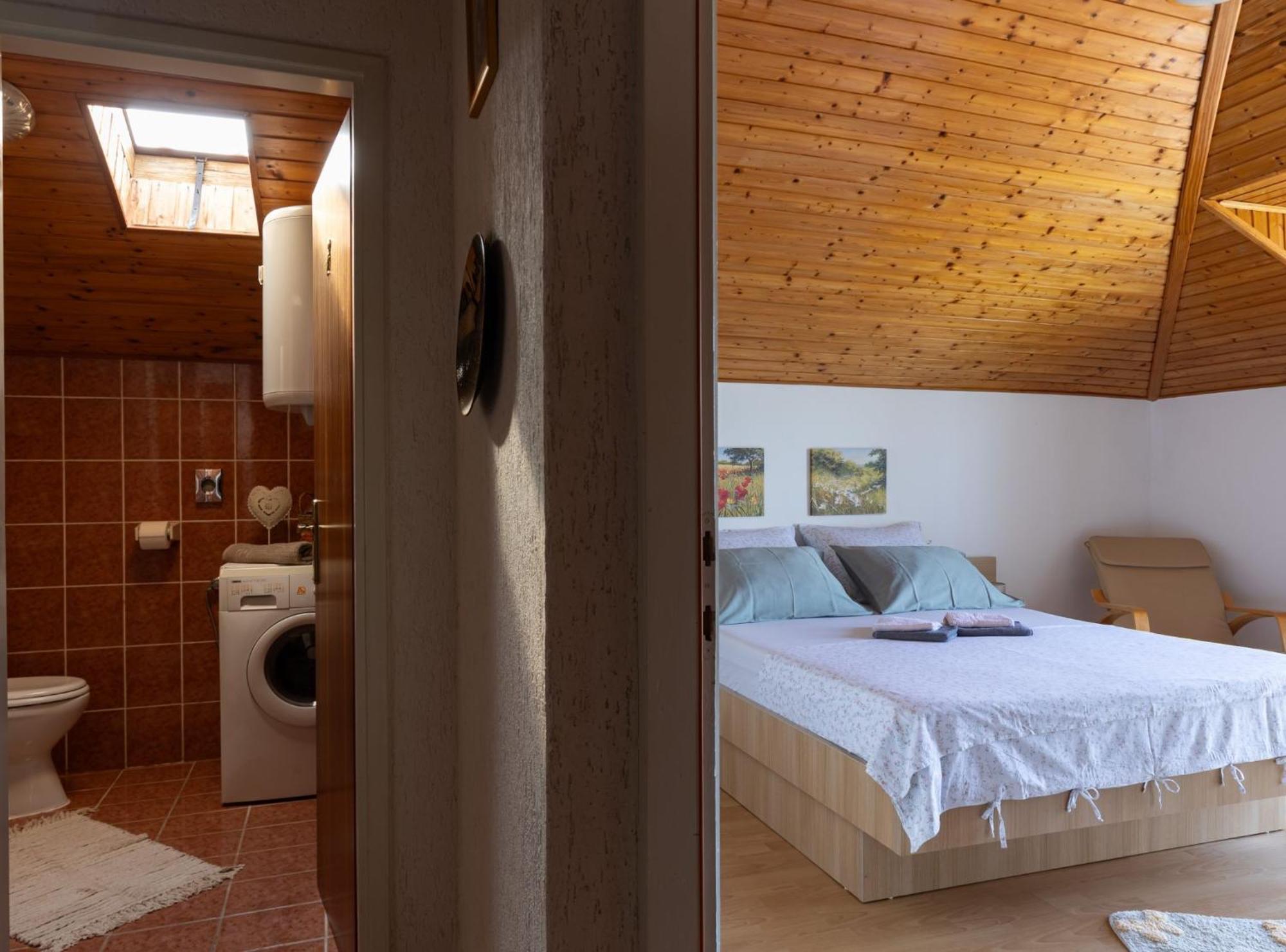 Villa Source With Private Pool Pridvorje Bagian luar foto
