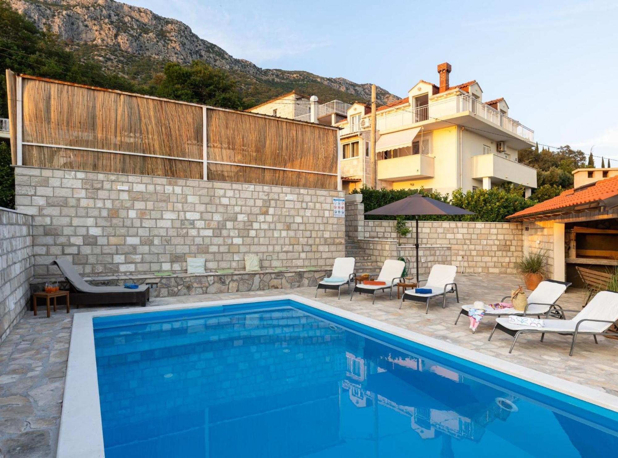 Villa Source With Private Pool Pridvorje Bagian luar foto