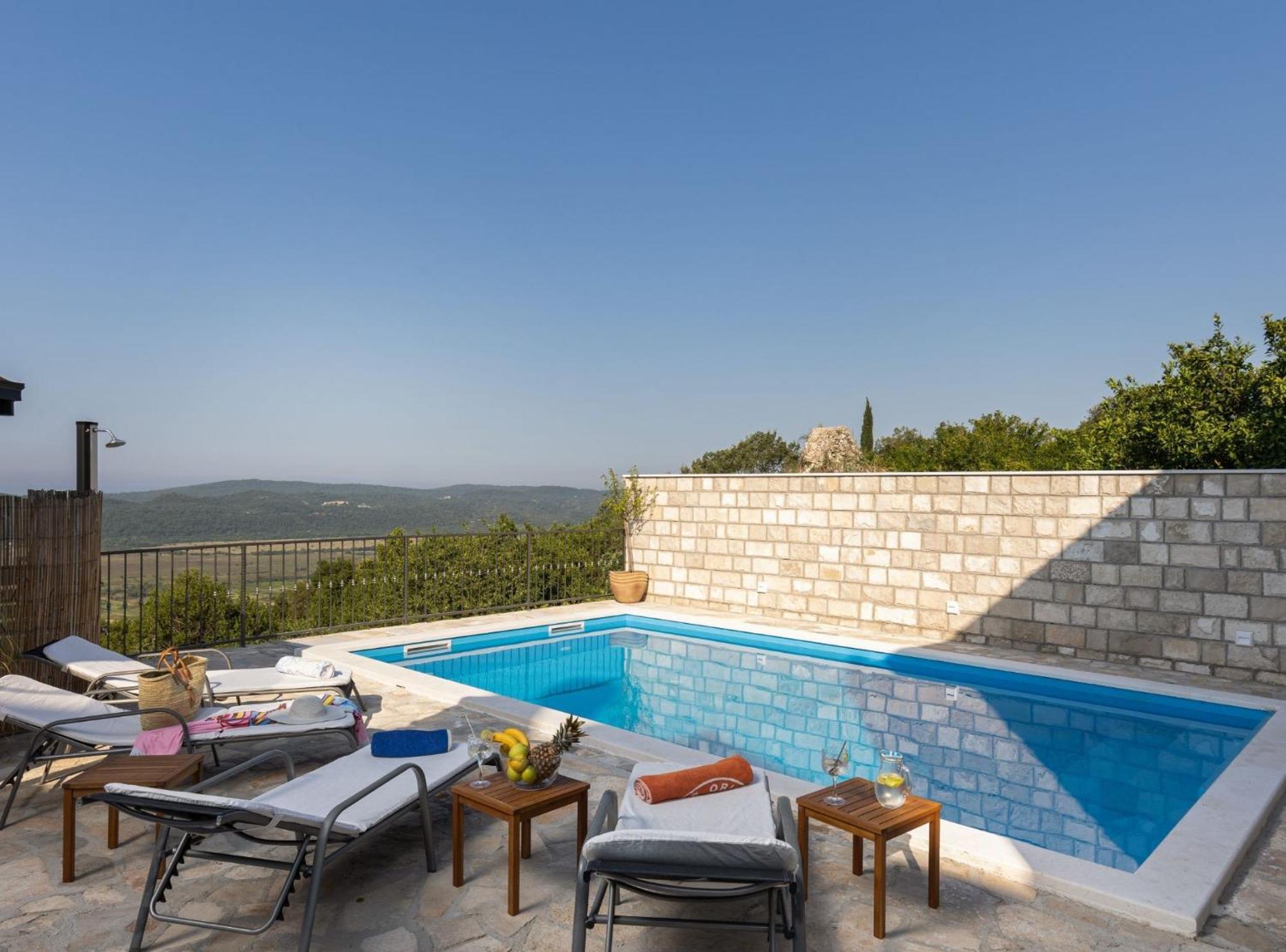Villa Source With Private Pool Pridvorje Bagian luar foto